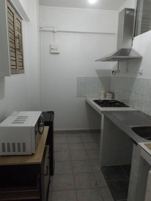 Aux Portes De La Soufriere, Baillif Extérieur photo